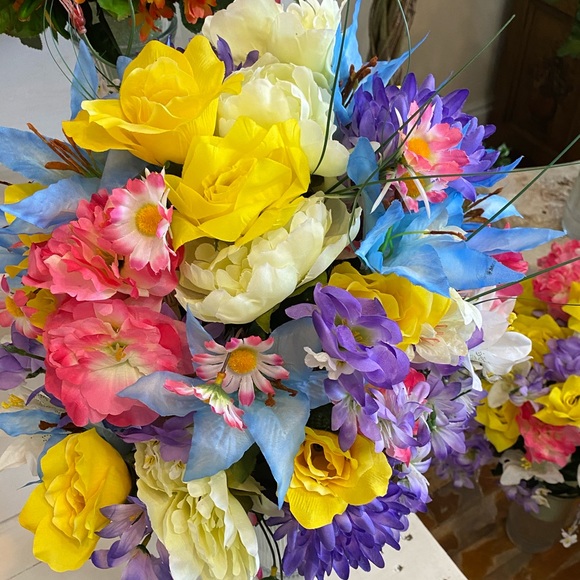 Cemetery Silk Cones - Picture 3 of 8